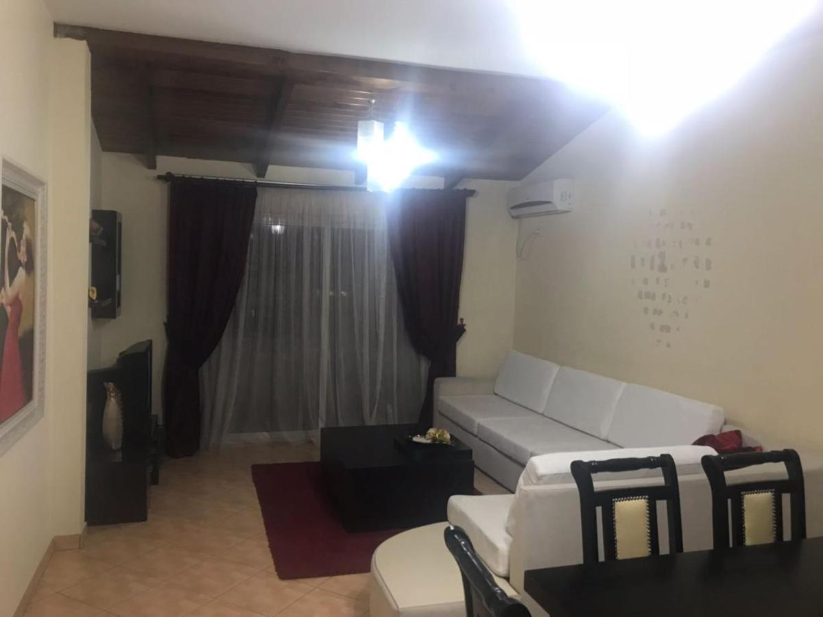 טיראנה Lovely 2 Bedroom Apartment מראה חיצוני תמונה