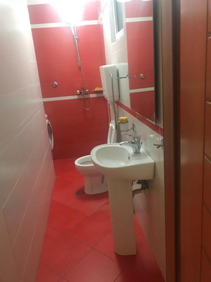 טיראנה Lovely 2 Bedroom Apartment מראה חיצוני תמונה