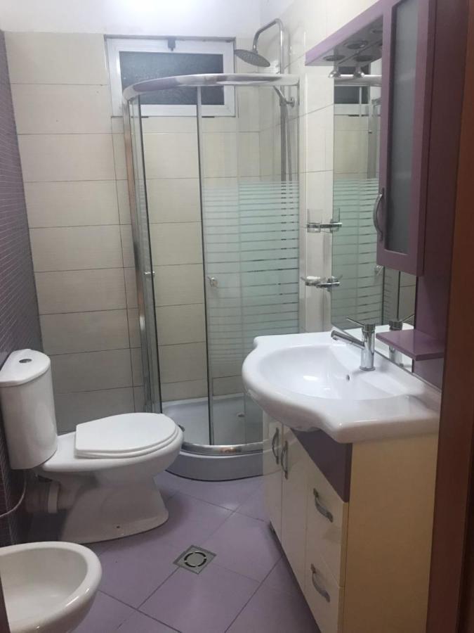 טיראנה Lovely 2 Bedroom Apartment מראה חיצוני תמונה