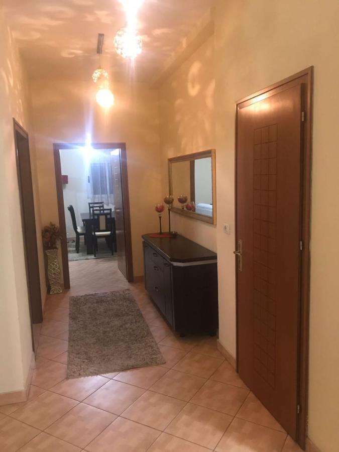 טיראנה Lovely 2 Bedroom Apartment מראה חיצוני תמונה