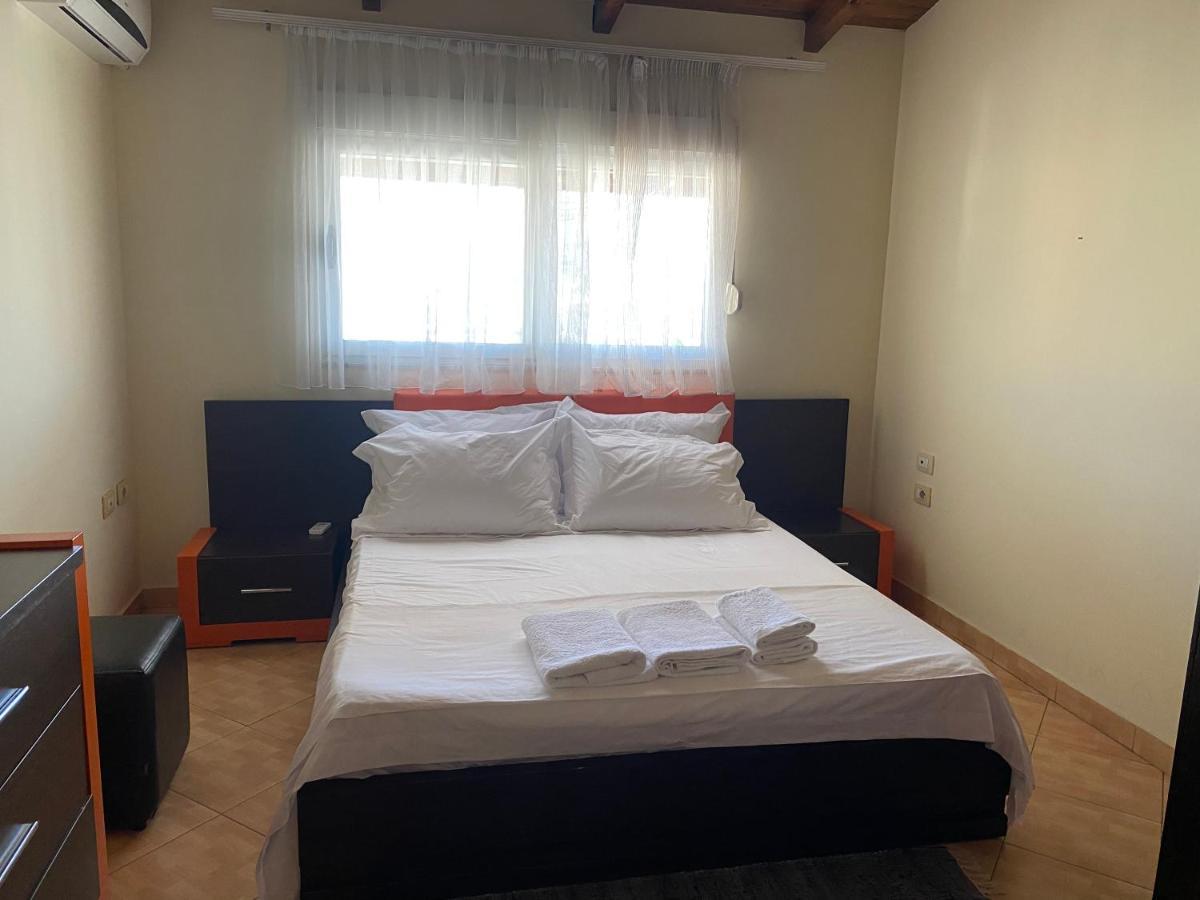 טיראנה Lovely 2 Bedroom Apartment מראה חיצוני תמונה
